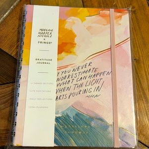 NWT gratitude journal, noted & affirmations inside! Great gift or for yourself!